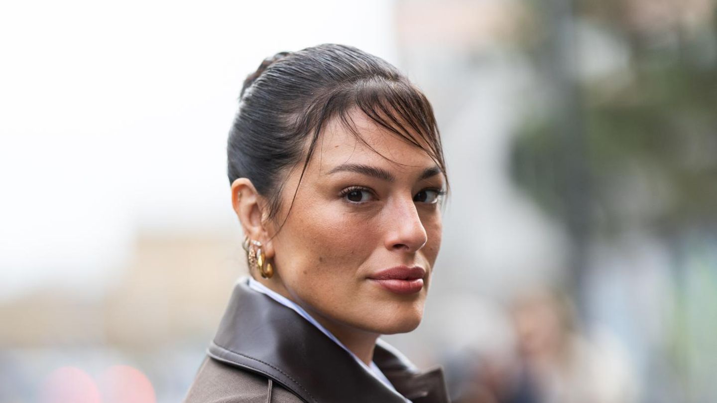 ashley-graham-teaser