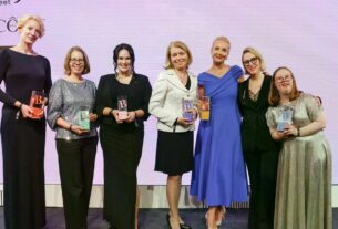 brigitte-award-1-alle-preistra-gerin-mit-brigitte-chefredakteurin-susanna-riethmu-ller-1636f346