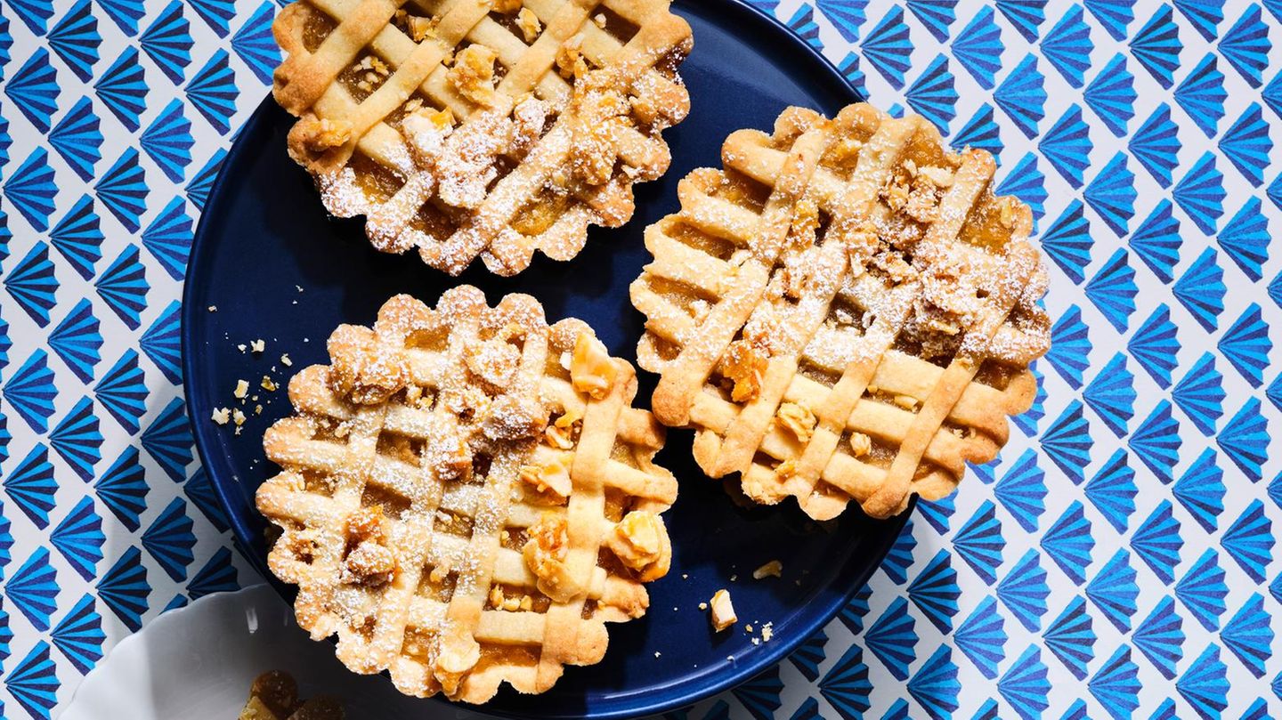 eut2022100147-versteckte-apfel-tartelettes