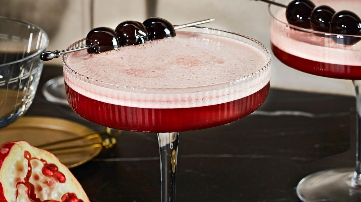 eut202401022-granatapfel-gin-cocktail