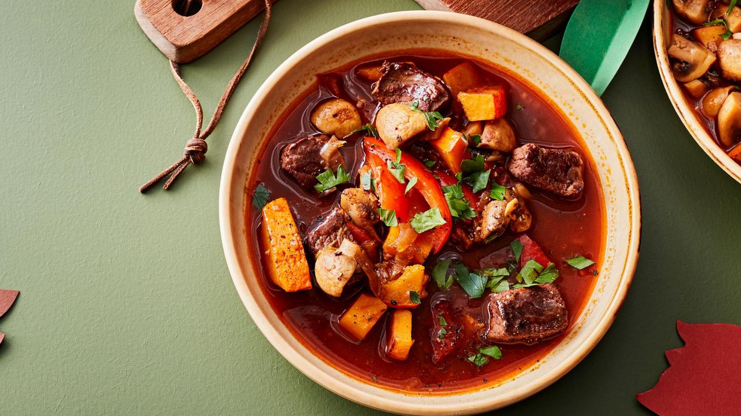 fjt202311018-kuerbis-gulasch