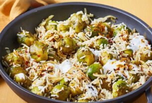 fjt202311130-curry-reis-pfanne-mit-rosenkohl