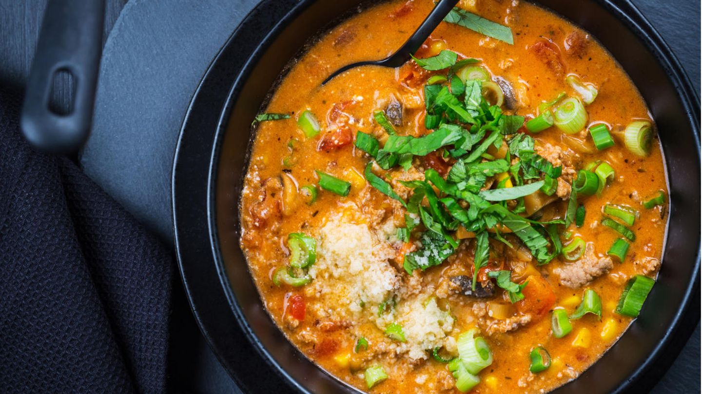 pizzasuppe-adobestock-brebca353216471-1