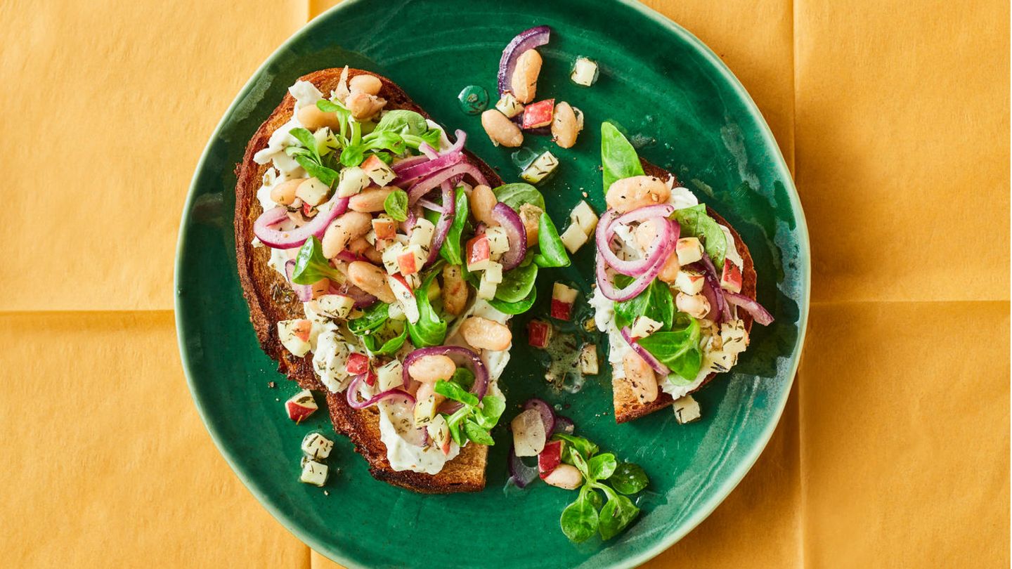 sauerteig-stulle-mit-feldsalat-205