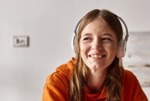 teenager-laptop-teaser