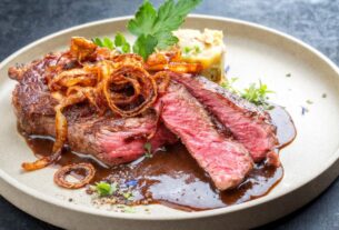 zwiebelrostbraten-adobestock-230874675-hlphoto-1