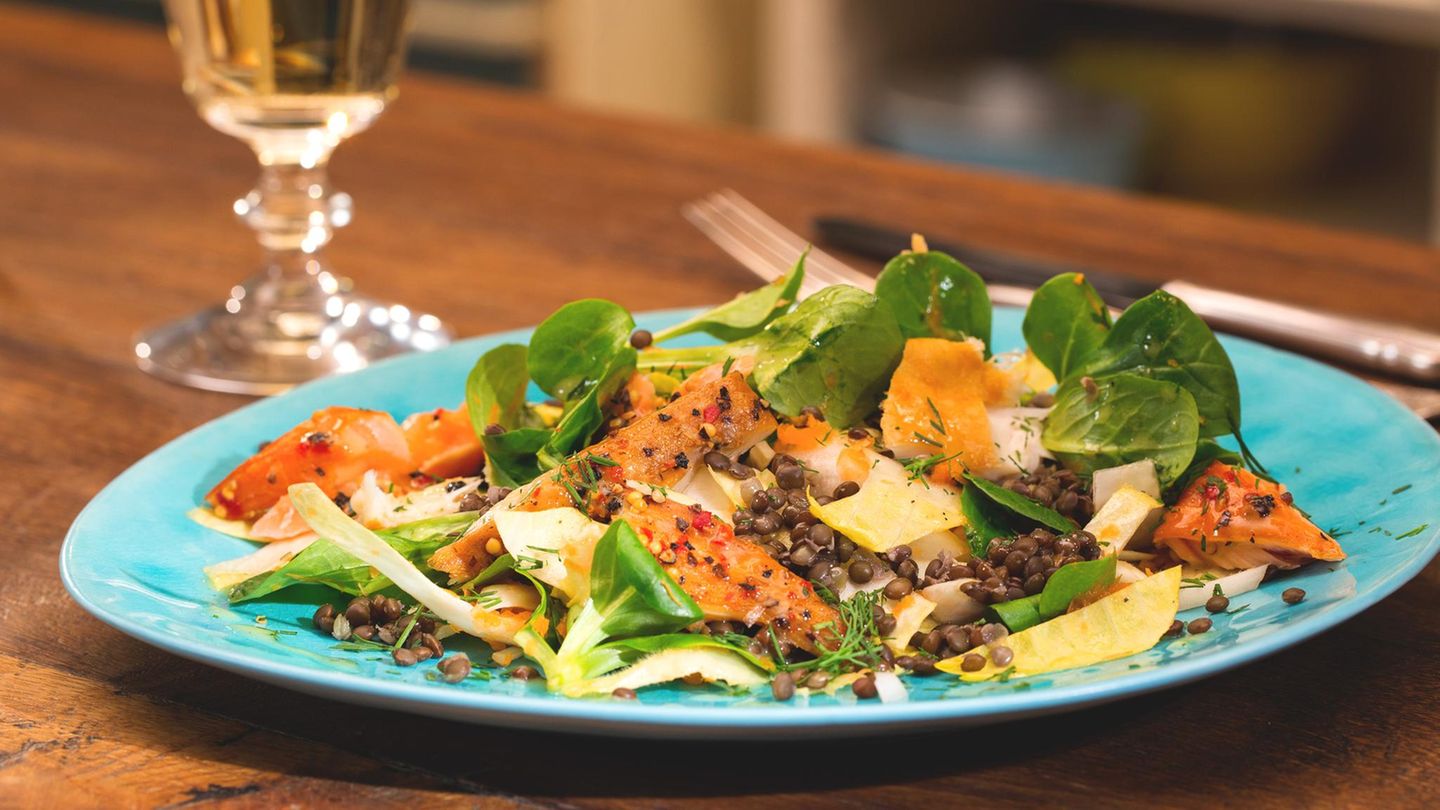 einfach-lecker-salate-linsensalat-mit-geraeuchertem-fisch