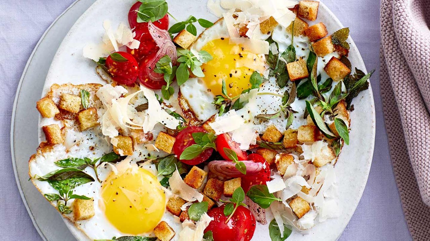 eut202010012-spiegeleier-mit-tomatensalat-jpg-67640-