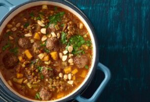 fjt2020011024-linseneintopf-mit-mettbaellchen