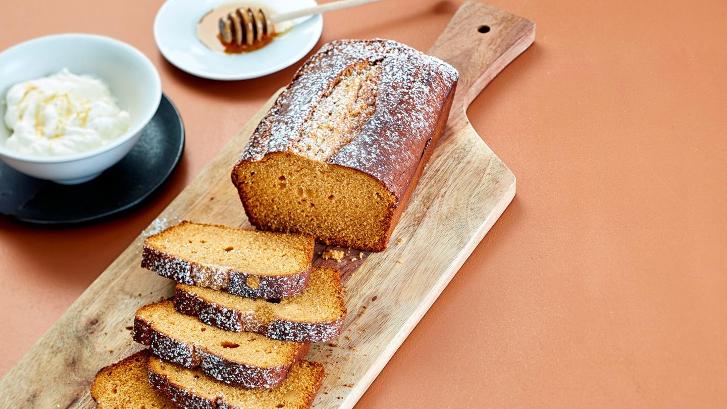 fjt202201118-honigkuchen