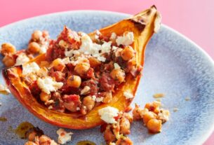 fjt202210130-gefuellter-kuerbis-mit-kichererbsen-und-feta