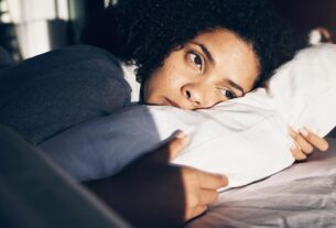 frau-muede-570153907