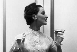 frau-nostalgie-vintage-514703328