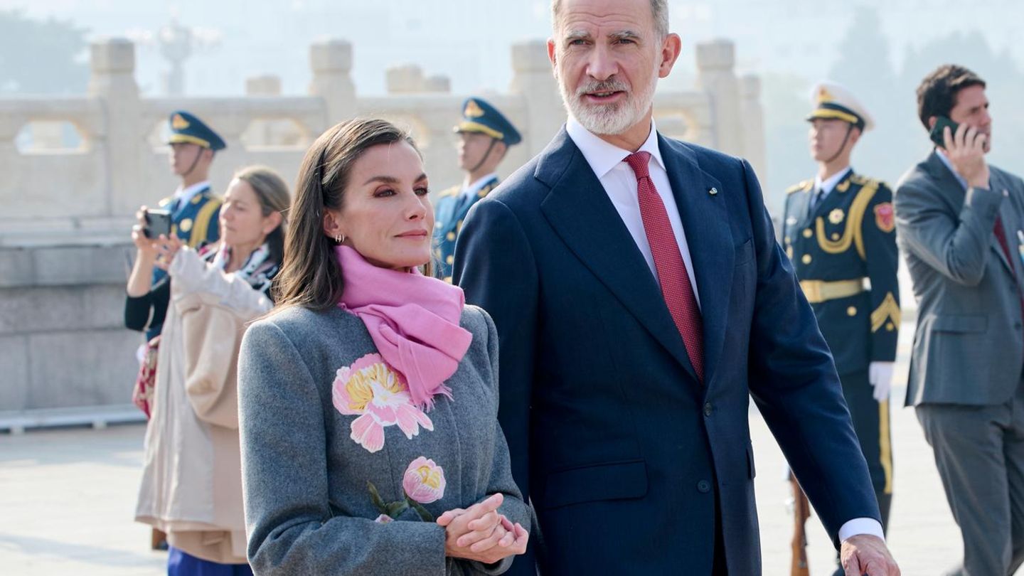koenigin-letizia-tiananmen-platz-peking-12-nov