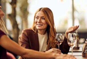 kommunikation-3-saetze-die-im-smalltalk-deine-emotionale-intelligenz-strahlen-lassen