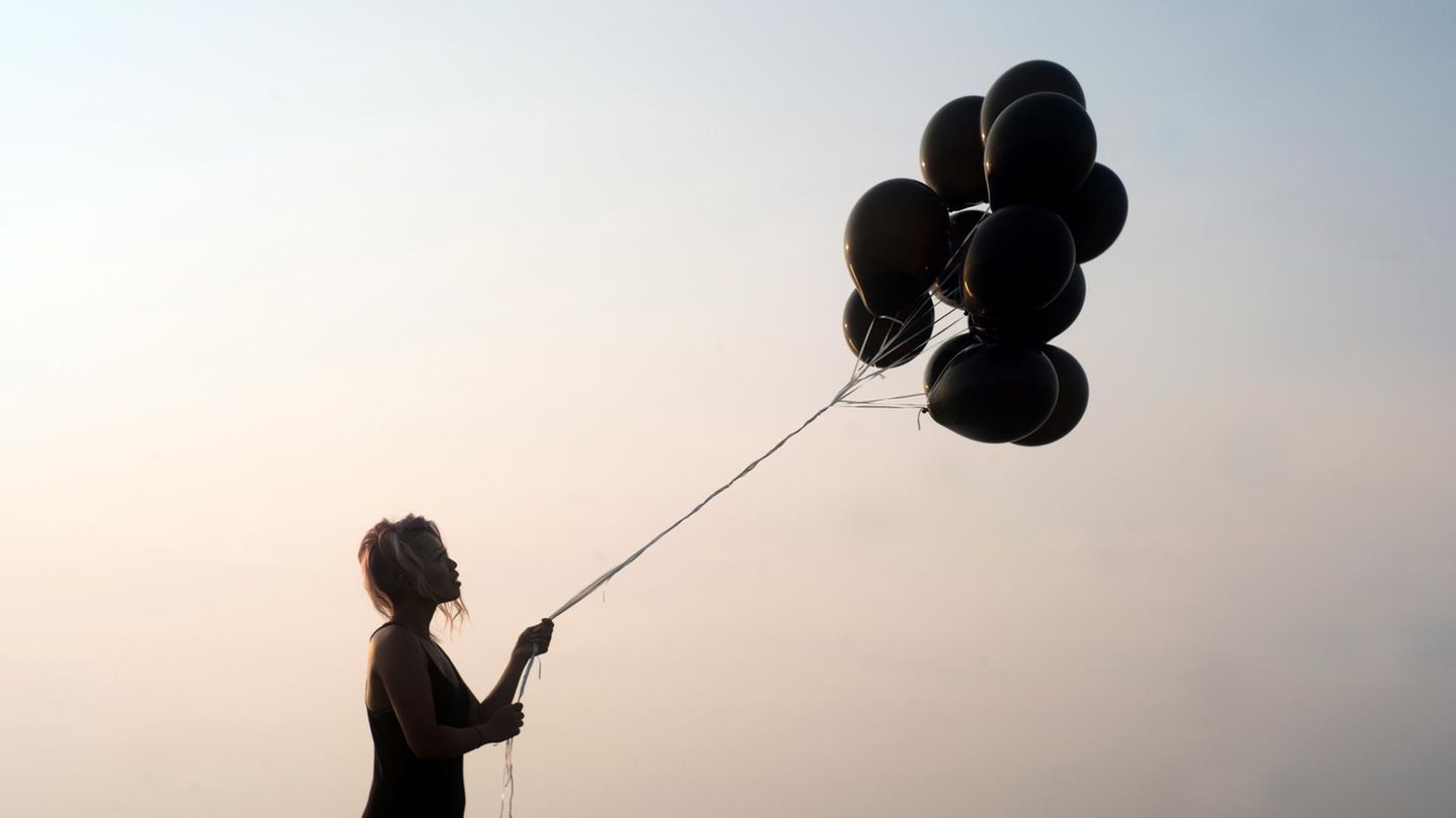 liebeshoroskop-bis-30-11-2025-3-sternzeichen-die-diesen-november-loslassen-muessen