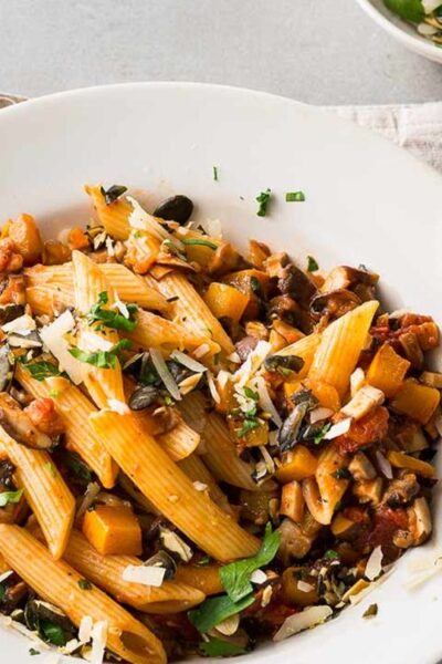 penne-mit-kuerbis-bolognese-und-gremolata-jpg-60498-