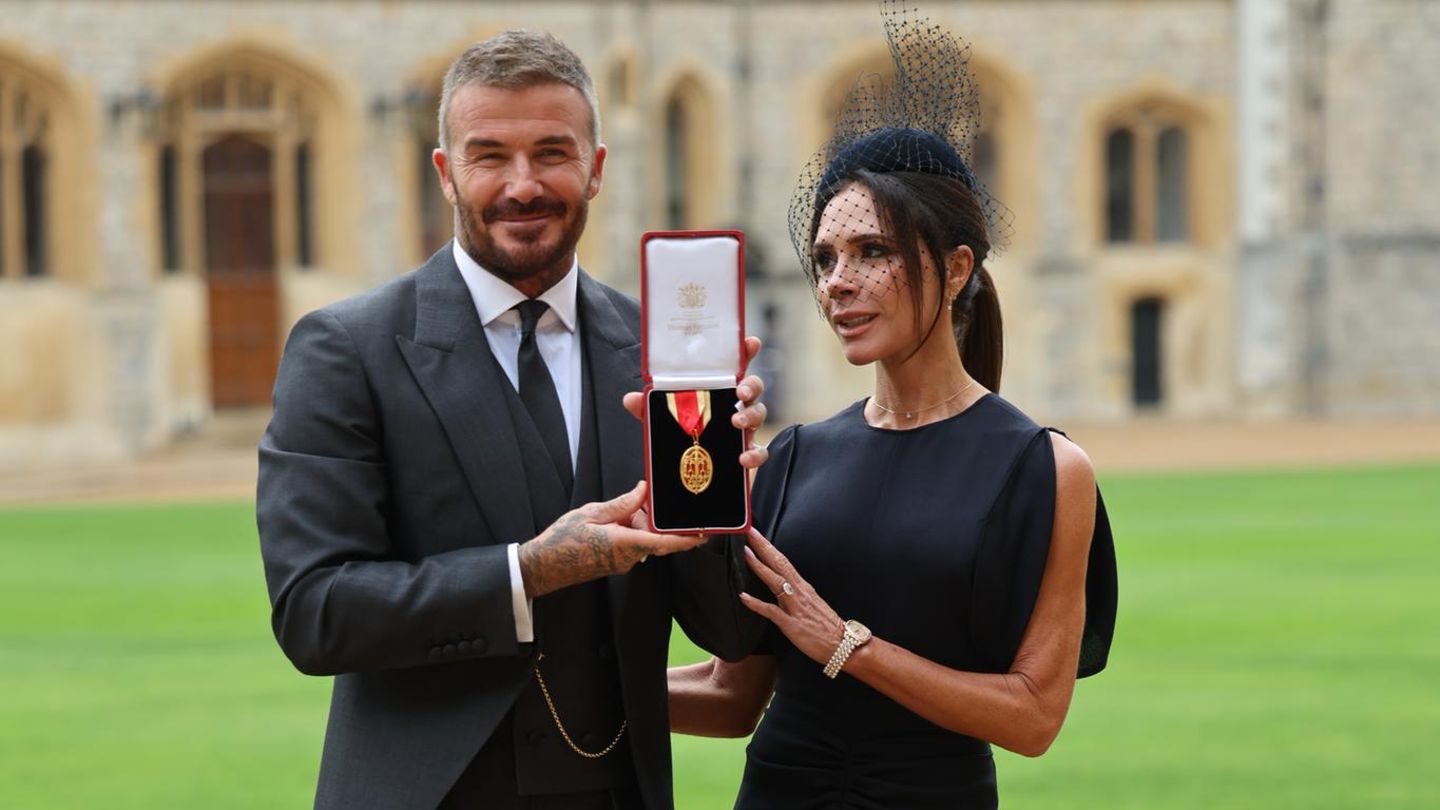 promi-looks-victoria-beckham-ritterschlag-davis