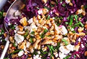 rotkohl-mit-walnuessen-und-feta