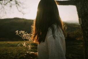 roxana-zerni-DrqEIG9Fmxs-unsplash-monatshoroskop-november-2025