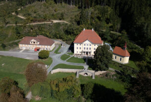 schloss_toescheldorfDJI_0852-scaled-1