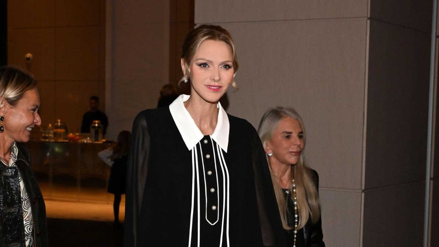 style-fuerstin-charlene-schwarz-weiss-look