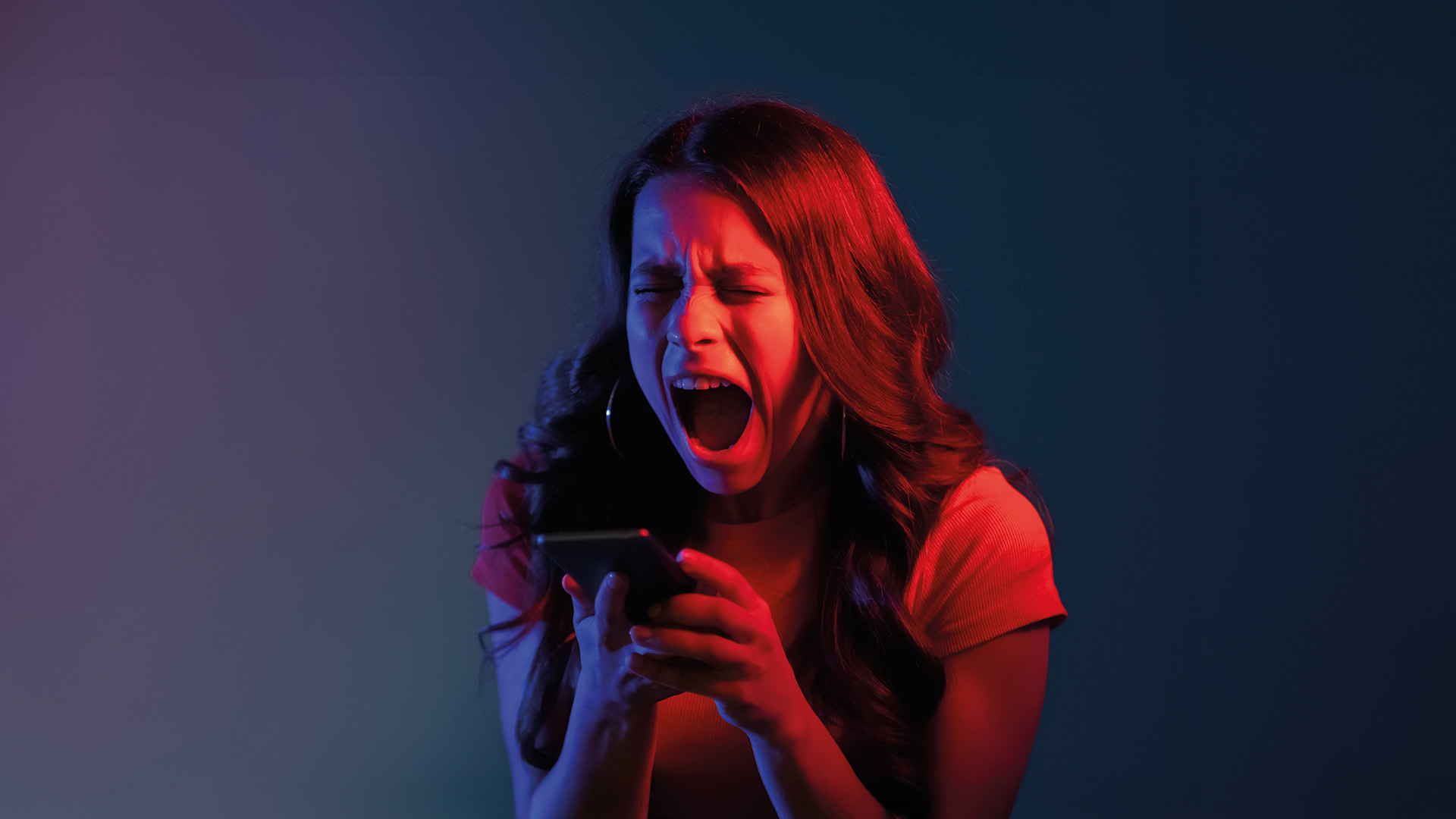 2511_B_LG_Cybergewalt