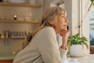 wer-diese-5-dinge-jedes-wochenende-macht-ist-deutlich-erfuellteradobestock-851503944