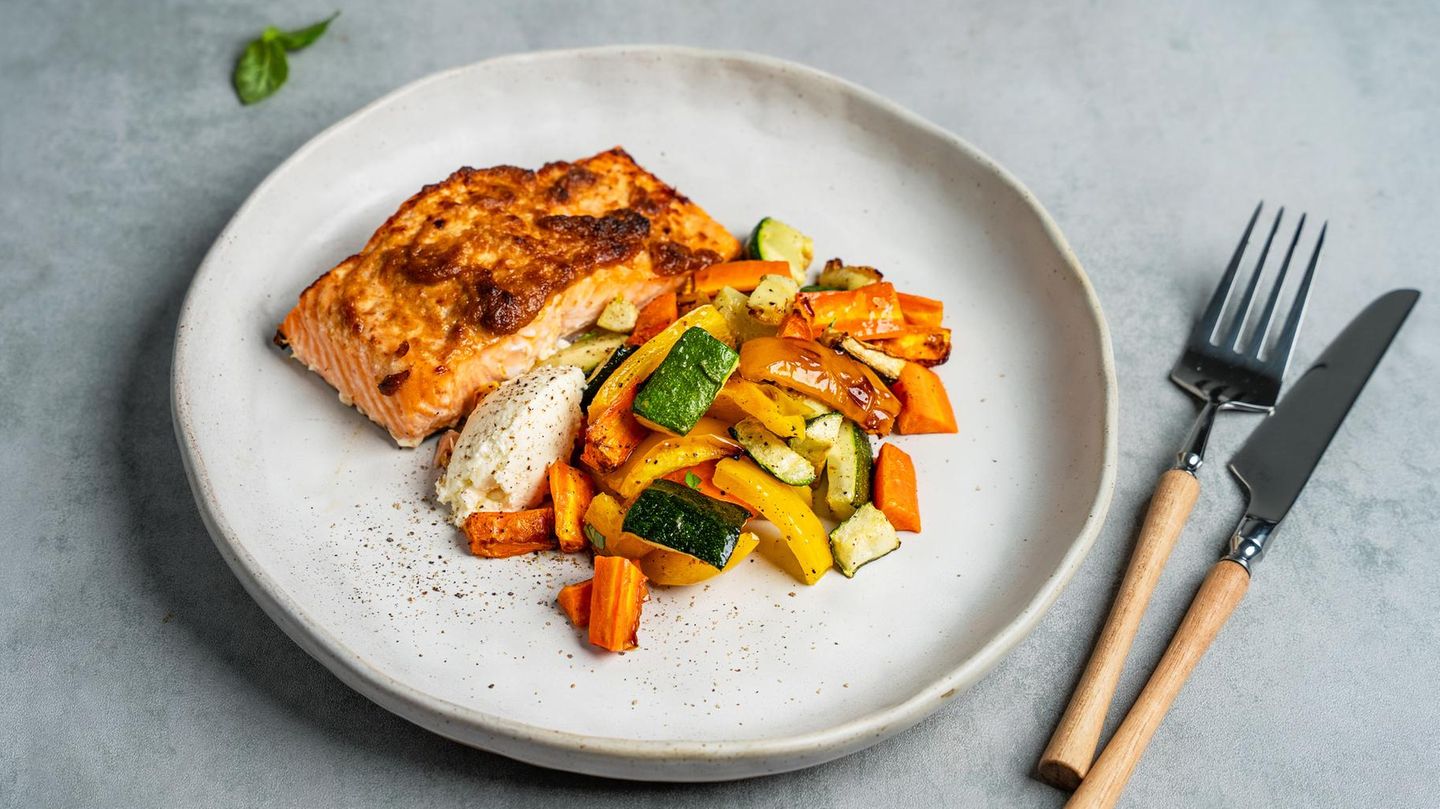 airfryer-heissluftfritteuse-senflachs-mit-gemuese