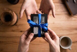 axwell-wallet-z1DeCxoduvQ-unsplash-scaled-1