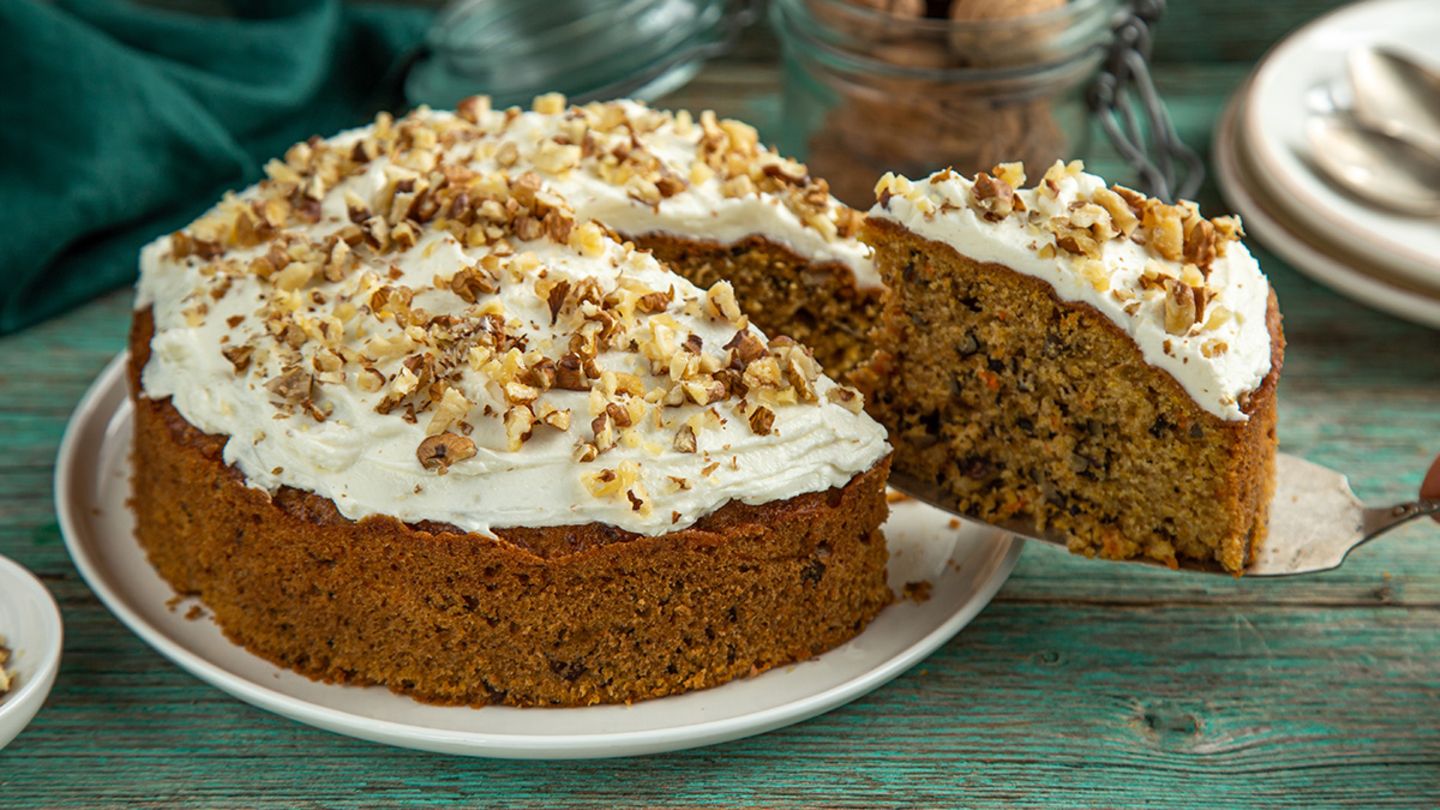 carrot-cake-adobestock-228283008-marysckin