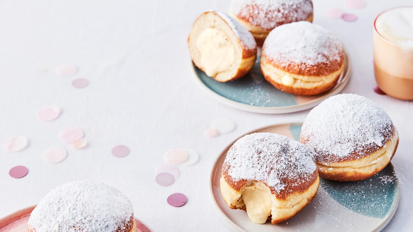 fjt202303056-berliner-mit-eierlikoercreme-1