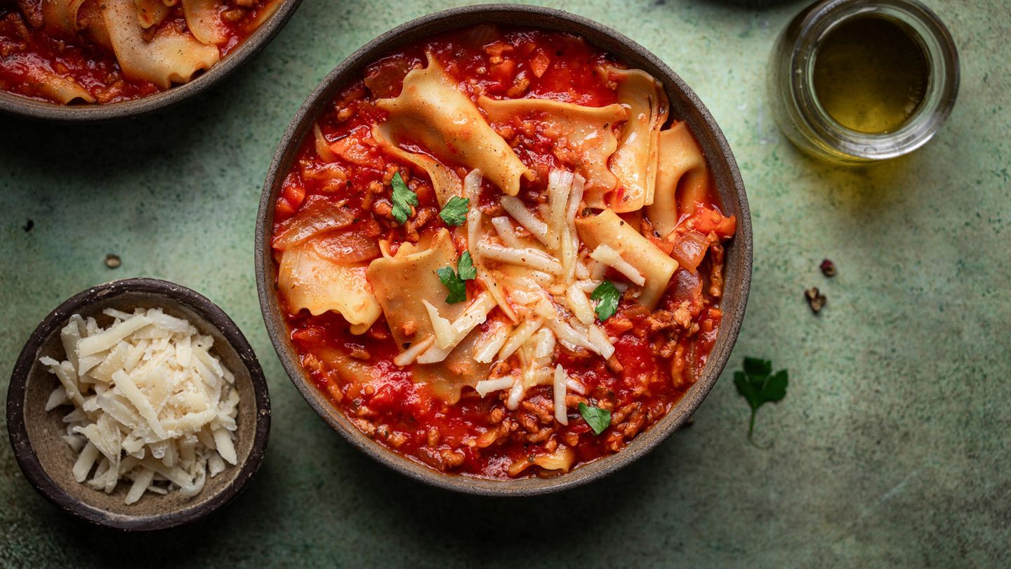 lasagnesuppe-adobestock-anne-del-socorro-679285035