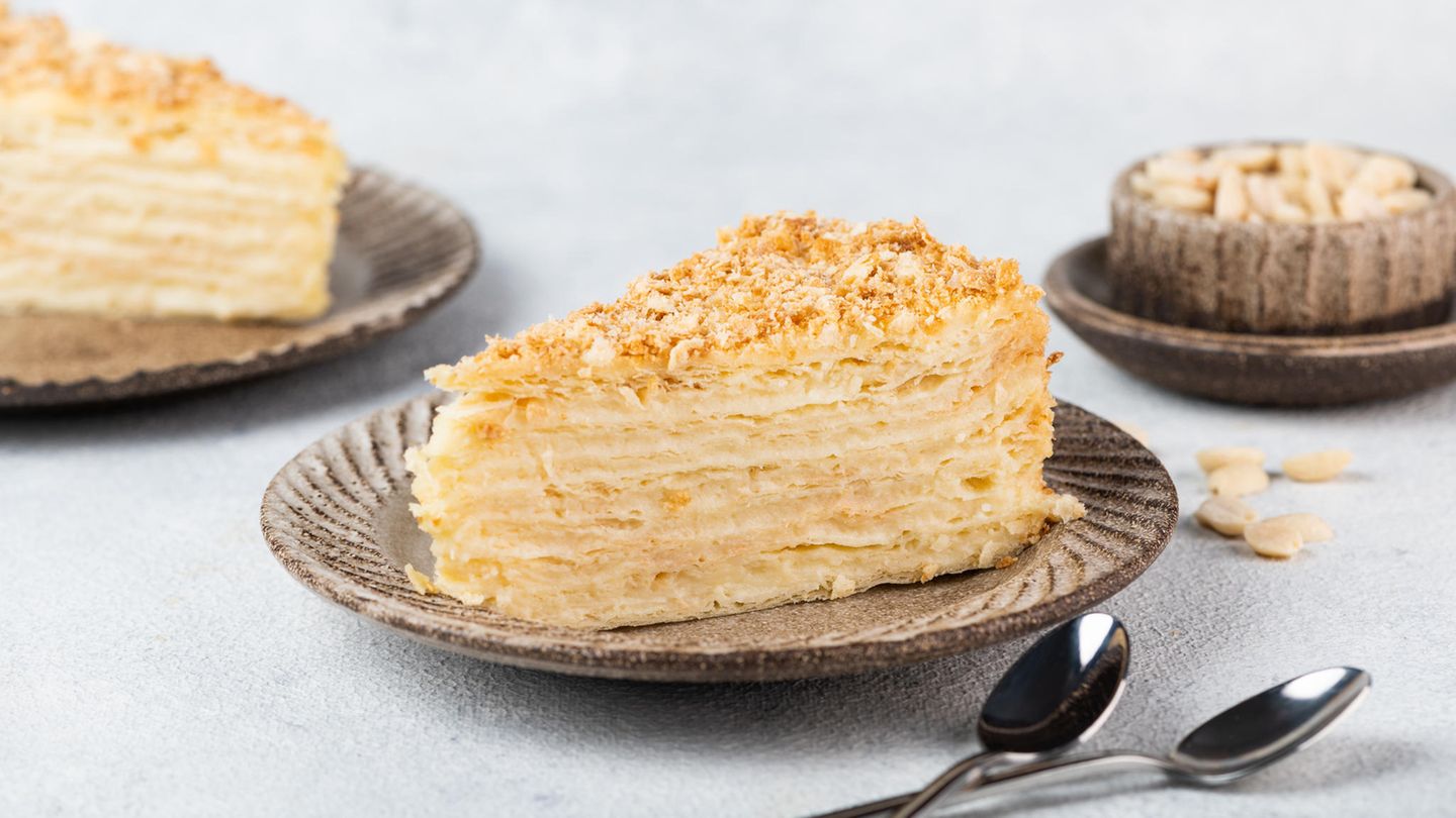 napoleon-torte-adobestock-sashka1313-610413370