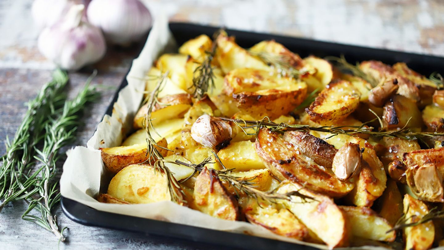 rosmarinkartoffeln-adobestock-329431628