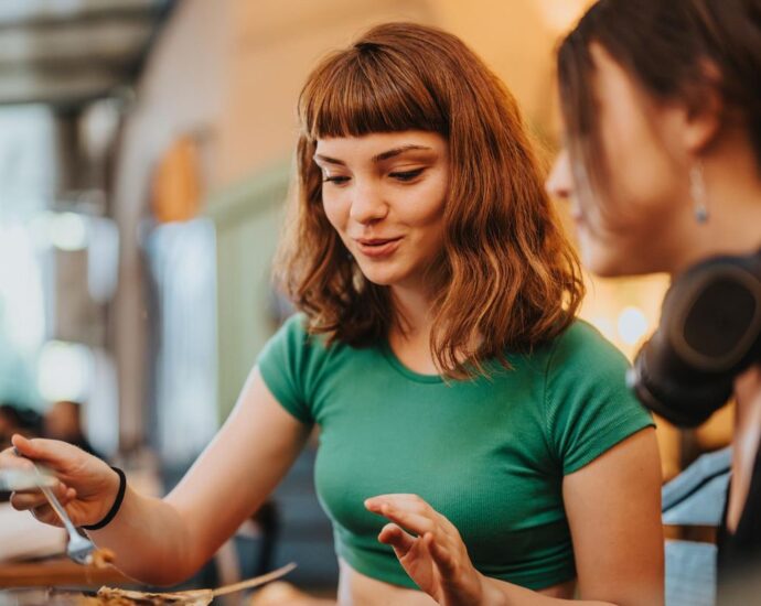 Psychologie: Warum die "Brunch Table Theory" deine Freundschaften nachhaltig verändert