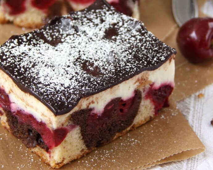 Rezept für Sommerkuchen: Schoko-Kirsch-Kuchen mit Puddingcreme – verboten gut!