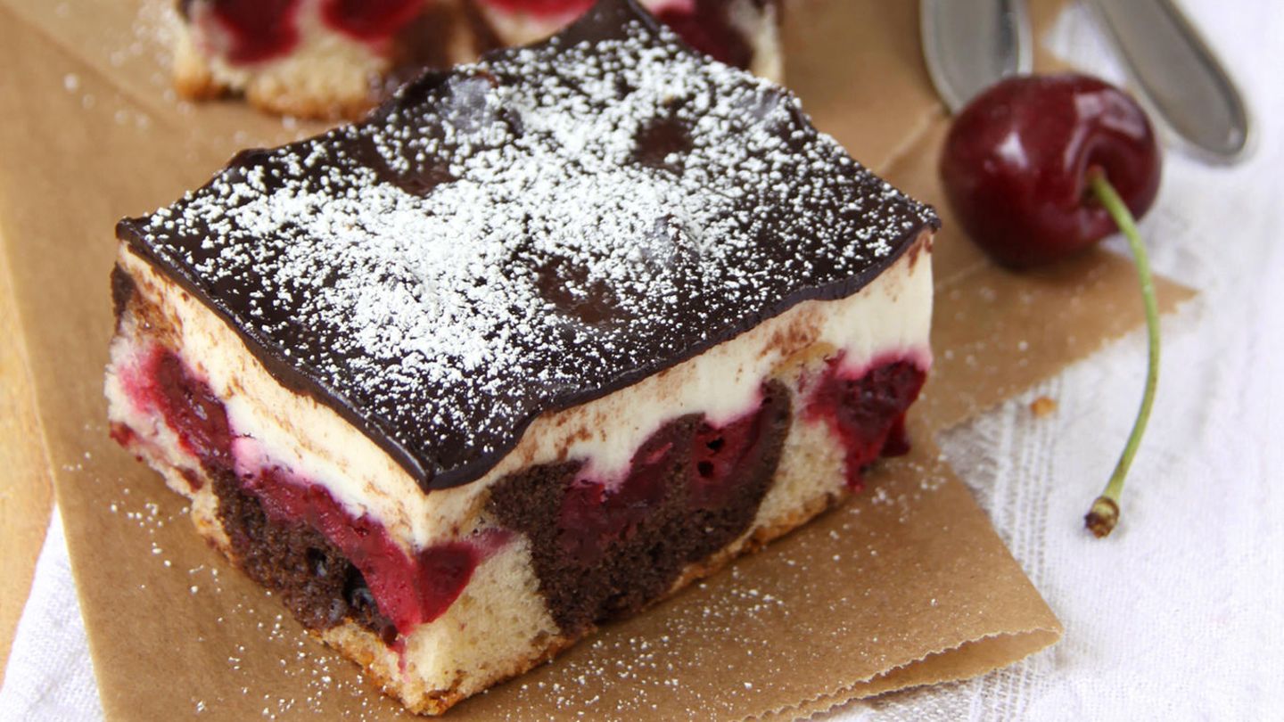 Rezept für Sommerkuchen: Schoko-Kirsch-Kuchen mit Puddingcreme – verboten gut!