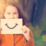 Kommunikation: 3 Sätze, mit denen sich toxisch positive Menschen sofort entlarven