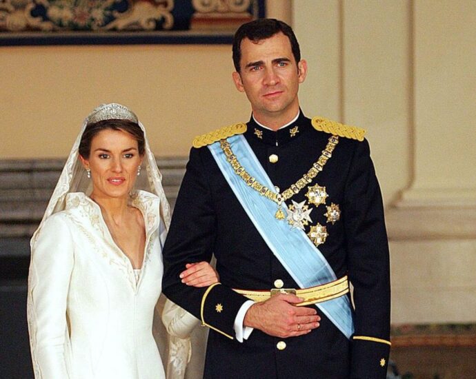Brautmode der Royals: In diesem Wow-Kleid hat sie vor 22 Ja gesagt