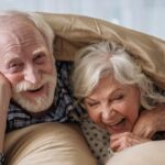 Paartherapeut erklärt: Wenn Paare in diesen 3 Punkten zusammenpassen, hält ihre Liebe ein Leben lang
