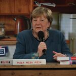 "Angie, wir vermissen dich": Warum vermissen gerade alle Altkanzlerin Angela Merkel?