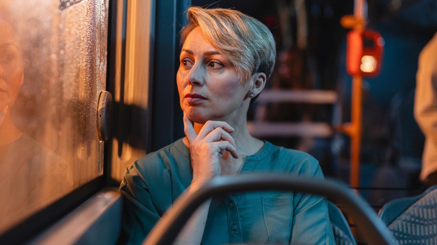 Psychologie: 3 Anzeichen, dass du die Außenseiterin in deinem Freundeskreis bist