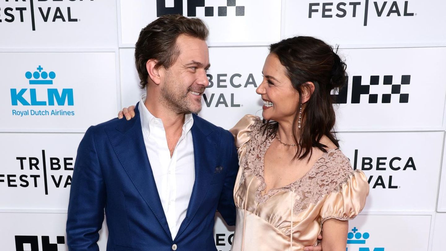 Red-Carpet-Looks 2026: Katie Holmes und Joshua Jackson wirken so vertraut wie in alten Zeiten
