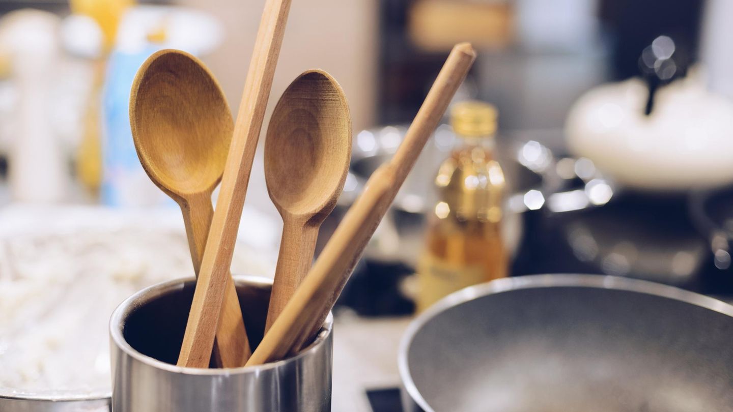 Haushaltipp: So spart der Holzlöffel-Trick von Oma euch viel Zeit in der Küche