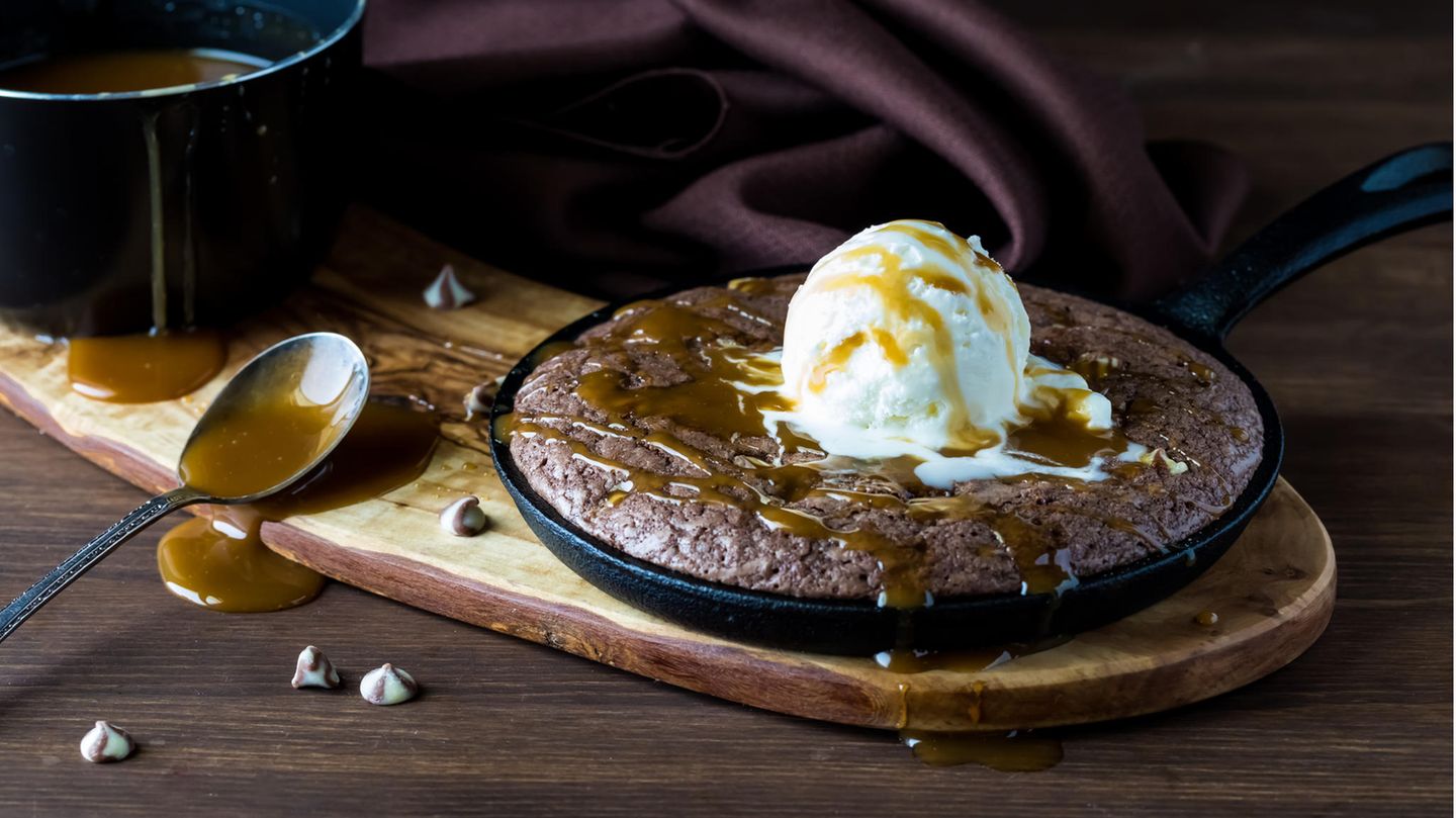 10-Minuten-Rezept: Saftiger Schokoladenkuchen frisch aus der Pfanne