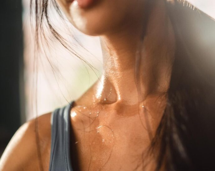 Bikram Yoga: Dieser heiße Yogastil ersetzt jedes Workout!