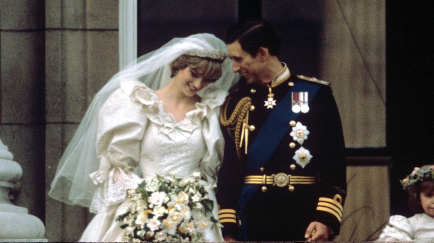 Prinzessin Diana : Diese Geschichte steckt hinter Dianas opulenten Brautlook