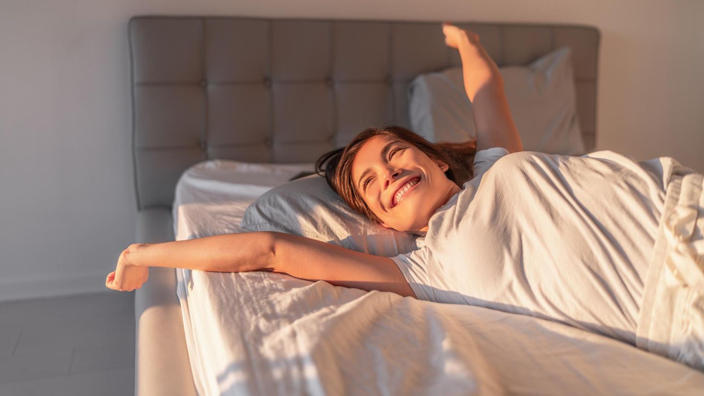 Psychologie: 3 Dinge, die intelligente Menschen niemals vor 8 Uhr morgens tun