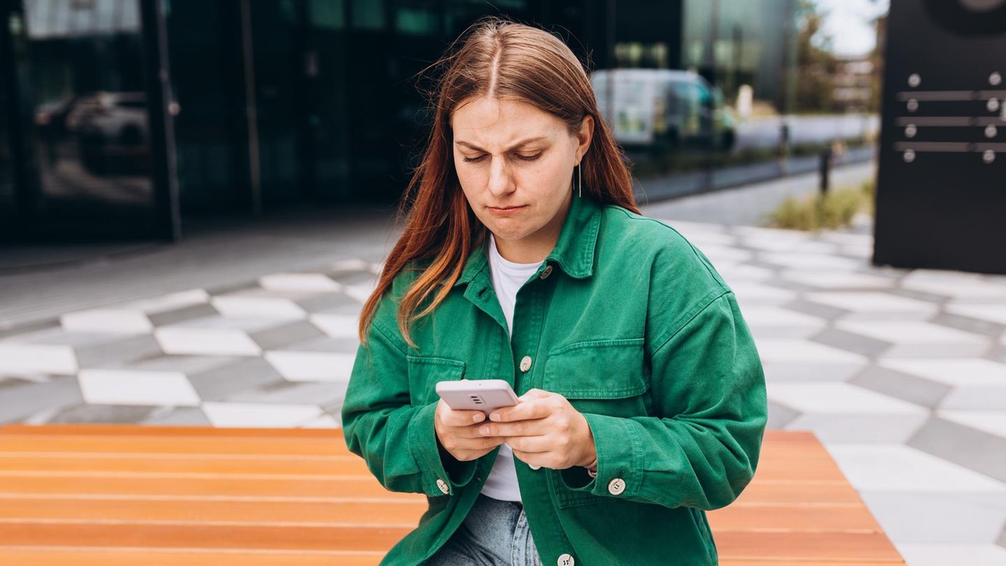 Handy-Buckel: 3 Übungen, die jeder Smartphone-Nutzer unbedingt kennen sollte